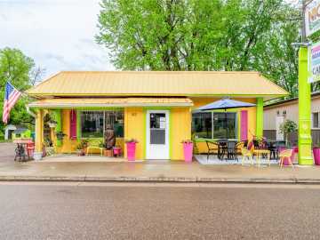 Augusta, WI: 312 E Lincoln Street