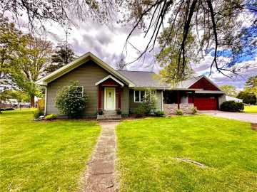 Bruce, WI: 1019 N 2nd Street