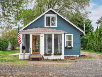 Eau Claire, WI: 913 Cameron Trail