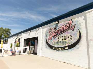 Bloomer, WI: 1103 9th Avenue