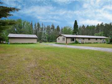 Spooner, WI: W 7363 & W 7365 Little Valley Road