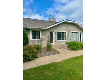 Eau Claire, WI: 3317 S Robin Meadows Lane