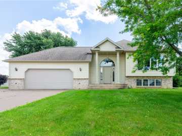 Bloomer, WI: 2102 Regal Court