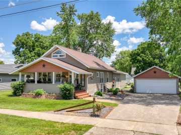 Blair, WI: 405 S Urberg Avenue