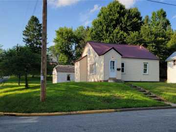 Menomonie, WI: 1203 13th E Avenue