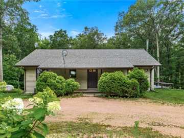 Fall Creek, WI: 2075 N 140th Avenue