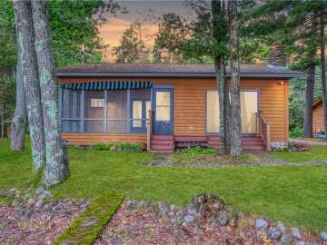 Stone Lake, WI: 6870 N Victory Heights Circle