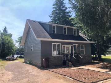 Ladysmith, WI: 304 River E Avenue
