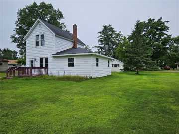 Bruce, WI: 623 N 4th Street