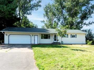 Menomonie, WI: 1402 16th E Avenue