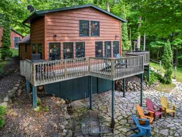 Cumberland, WI: 2813 Largon Lake Court