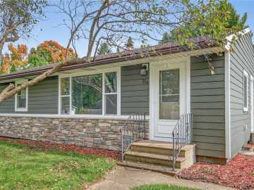 Menomonie, WI: 114 14th SE Street
