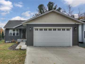 Eau Claire, WI: 743 Gilbert Street