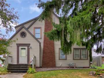 Bloomer, WI: 1615 Priddy Street