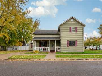 Chippewa Falls, WI: 423 W Cedar Street