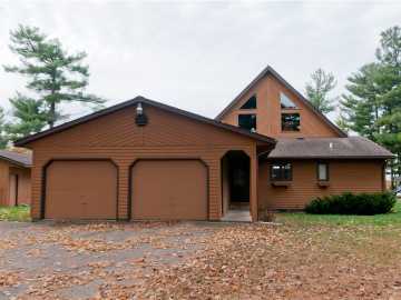 Chetek, WI: 221 Sumner Avenue