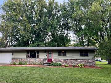 Colfax, WI: 302 4th Avenue
