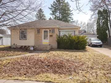 Eau Claire, WI: 127 W Truman Avenue