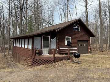 Sarona, WI: W3905 Leesome Lake Road