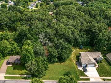 Eau Claire, WI: 341 Monte Carlo Dr 