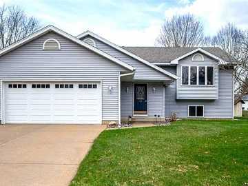 Altoona, WI: 512 Windsor Forest Drive