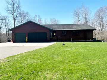 Birchwood, WI: 667 W Kerry Drive