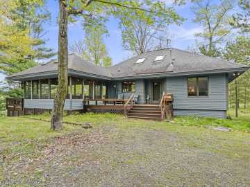 Comstock, WI: 224 220th Avenue
