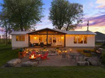 Stockholm, WI: N2095 Twin Bluff Lane