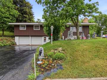 Menomonie, WI: 2316 5th E Street