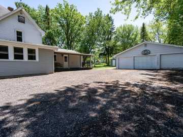 Stanley, WI: 334 E 2nd Avenue