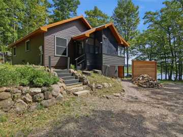 Hayward, WI: 9826 N Raven Lane