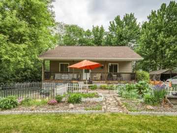 Eau Claire, WI: 3206 W Folsom 
