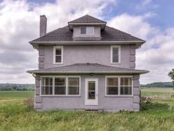 Menomonie, WI: E3741 310th Avenue