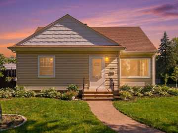 Eau Claire, WI: 228 E Polk Avenue