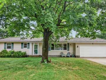 Menomonie, WI: 1204 River Heights SW Road