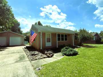 Ladysmith, WI: 618 Park E Avenue
