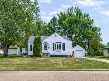Stanley, WI: 614 Park Avenue