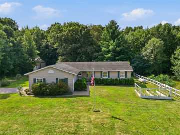 Mondovi, WI: 4535 W Hemlock Road