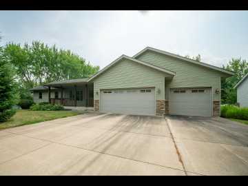 Chippewa Falls, WI: 913 Bridgewater Avenue