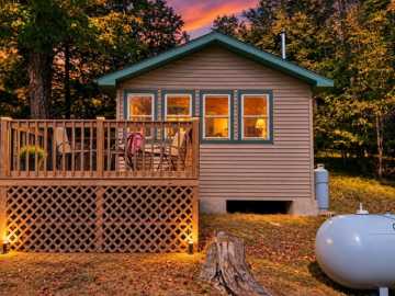 Hayward, WI: 7611W Pine Point Road