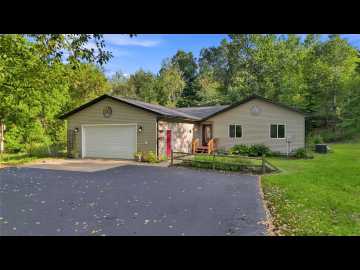 Eau Claire, WI: 7375 S Lowes Creek Road