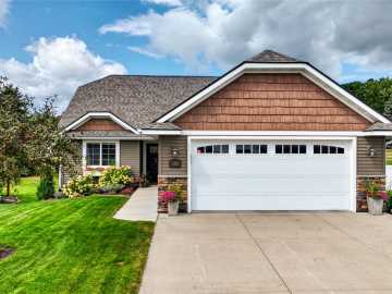Altoona, WI: 2168 Saint Andrews Drive