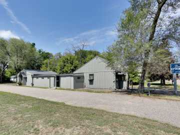 Black River Falls, WI: 410 N Water Street