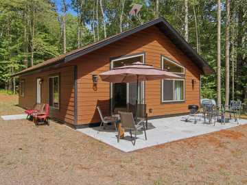 Hayward, WI: 12120W Twin Lake Road