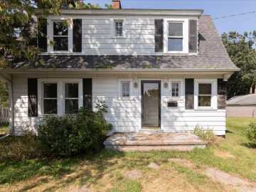 Menomonie, WI: 519 W 12th Avenue
