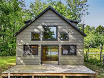 Springbrook, WI: 9842 N Gardner Lake Road