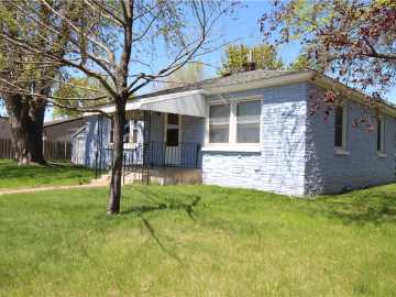 Altoona, WI: 3704 Laurel Avenue