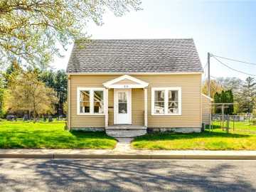 Eau Claire, WI: 814 Fleming Avenue