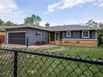 Eau Claire, WI: 2126 Hogeboom Avenue