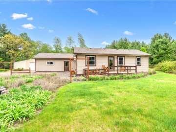 Siren, WI: 24526 Daniel Johnson Road